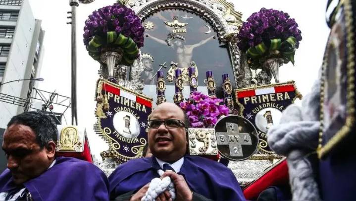 Inició la tercera procesión Señor de los Milagros: recorrerá las calles de Lima y visitará los hospitales Dos de Mayo y Almenara [EN VIVO]