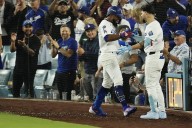 Deadspin | Dodgers get off to fast start in Game 1 triumph over Reds
