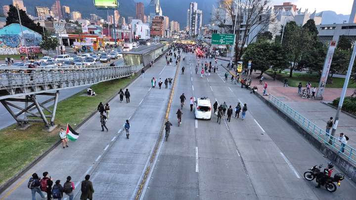 Afectaciones en la movilidad de Bogotá: cierre de estaciones por manifestaciones pro