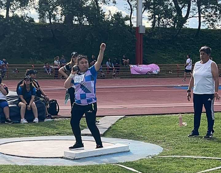 JB 2025 | María Magdalena Bar le dio la primera medalla a Roque Pérez