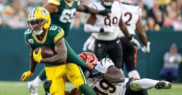‘It was his flu game:’ How Packers running back Josh Jacobs put together a 150-yard, two-touchdown performance in between vomiting episodes