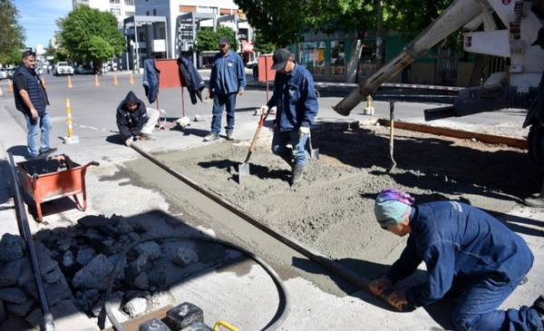 Merino: “Seguimos reconstruyendo arterias, mientras avanzamos con nuevas cuadras de pavimento”