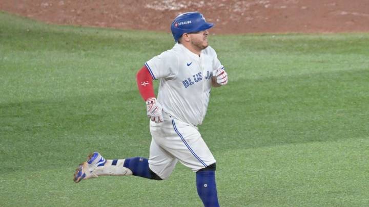 Alejandro Kirk, el primer mexicano en hacer un home run en una Serie Mundial