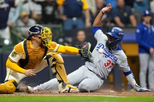Dodgers' Teoscar Hernández says 'nobody to blame but myself' for his role in weird NLCS double play