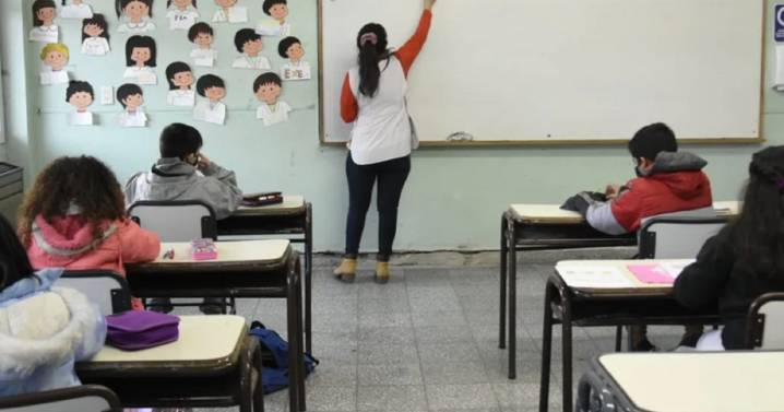 Elecciones 2025: ¿habrá clases el lunes 27 de octubre en las escuelas de Neuquén y Río Negro?