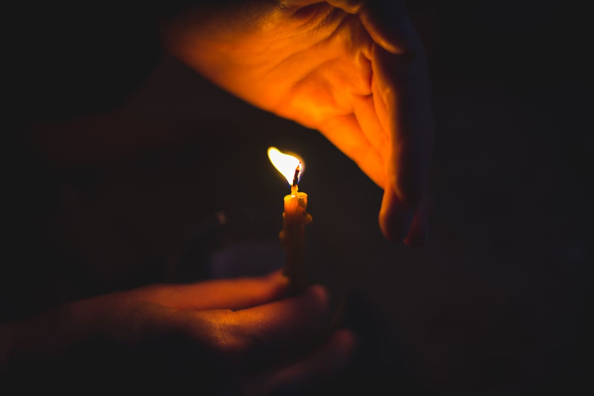 Anuncian cortes de luz en Santiago para este sábado: revisa las comunas y horarios afectados