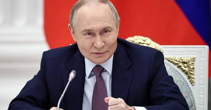Tacha Putin de “acto inamistoso” las sanciones estadounidenses contra petroleras rusas