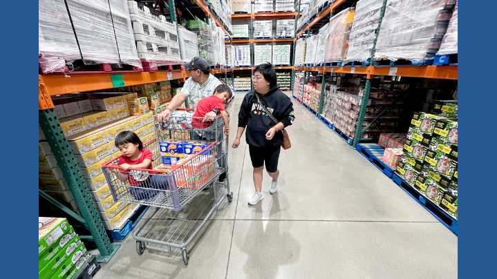 Ramen instead of Reese's? Looming SNAP cuts change what's on offer for Halloween trick