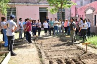 El programa "Huerta en mi Barrio" llegó a la Sedronar de Frías
