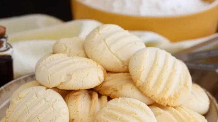 Bizcochitos de maicena con 3 ingredientes: son una nubecita y no vas a parar de comerlos, poné la pava y animate a esta receta