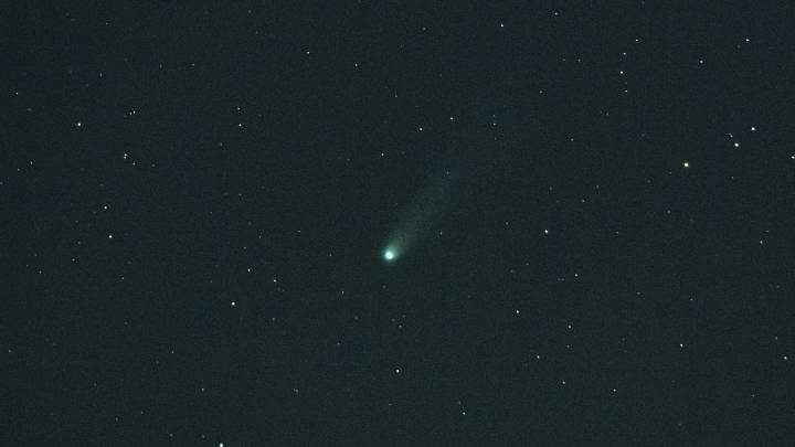 See Comet Lemmon cross paths with a cosmic serpent tonight