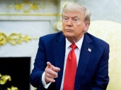 ¿A qué universidad fue Donald Trump y cuál es su grado de estudios?