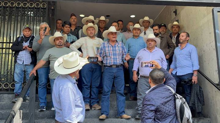 Productores de maíz aceptan apoyo de 950 pesos tras negociación con el gobierno