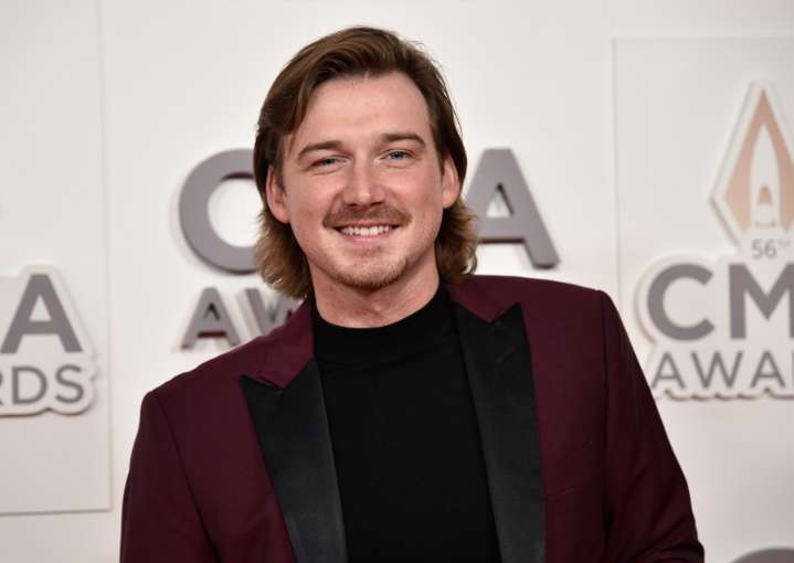 Morgan Wallen denied throwing chair off bar roof to police in 2024, footage shows