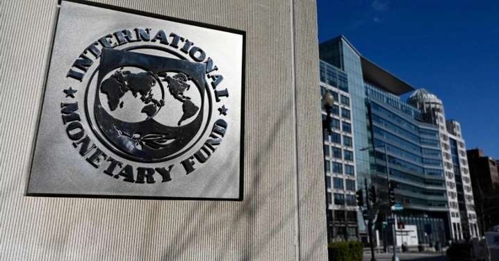 La economía mundial muestra señales de desaceleración, advierte FMI