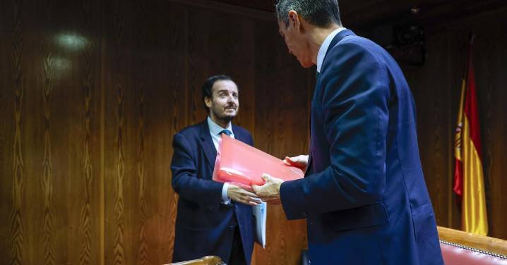 ¿Quién es el senador del PP que ha protagonizado el tenso interrogatorio en Sánchez?
