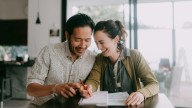 Las 6 señales sutiles de atracción que delatan a cualquiera, según expertos