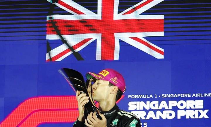 Russell gana en Singapur, donde Alonso fue octavo y Sainz, décimo
