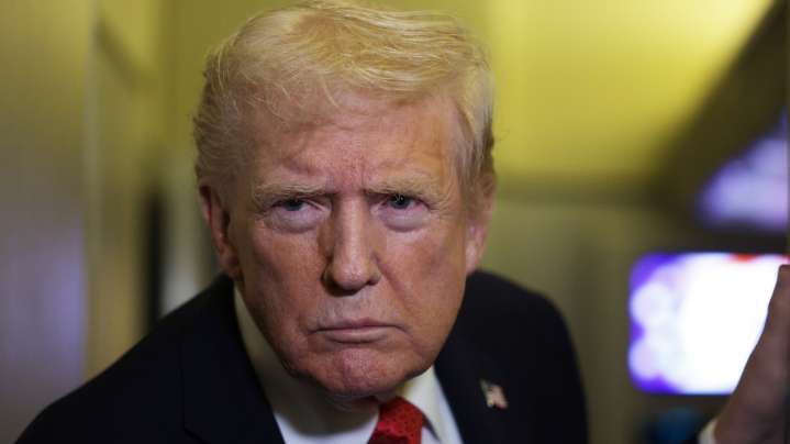 The Strange Way A Tree Stand Caused Trouble For Donald Trump And Air Force One