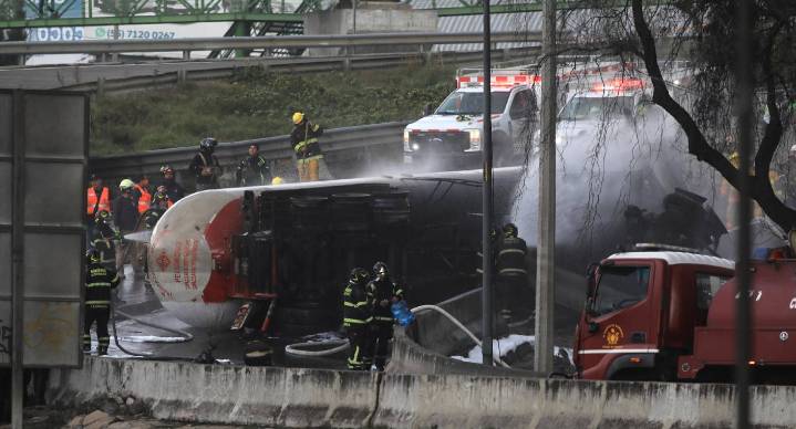 Ascienden a 32 los muertos por explosión de pipa de gas en el Puente de la Concordia en CDMX