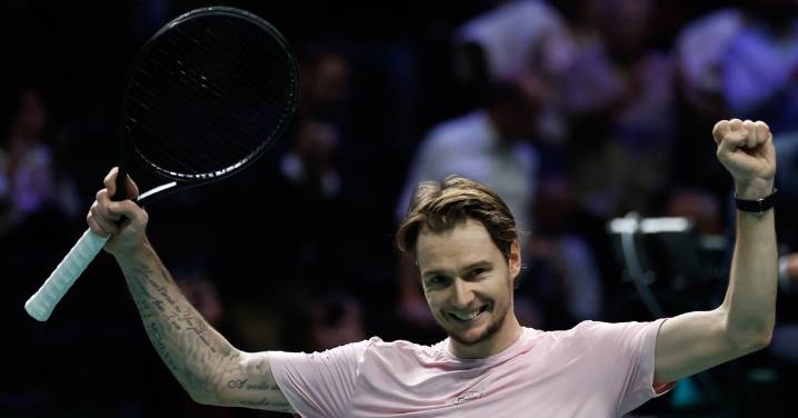 Vence Alexander Bublik a Taylor Fritz en París Masters 1,000