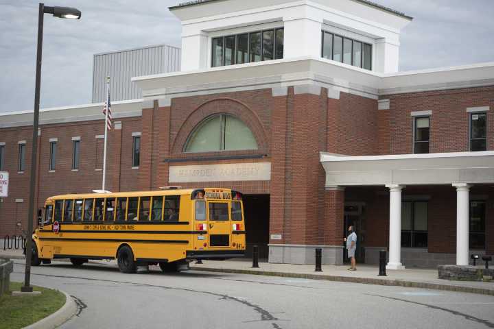 Hampden Academy to ban students from using cellphones