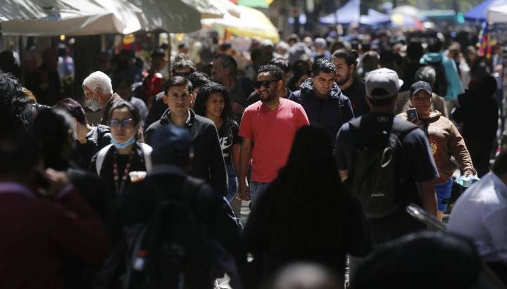 Desempleo en Chile: INE registró baja de 0,2% en trimestre julio