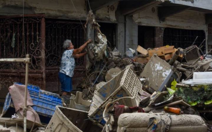 Sheinbaum anuncia pago de 20,000 pesos a damnificados por lluvias en 5 estados