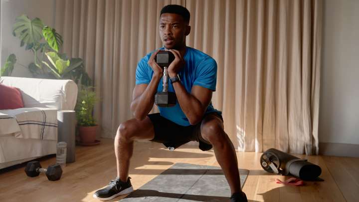A trainer says that you should do these five dumbbell exercises to build strength all over, protect your joints, and boost your metabolism