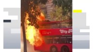 Arde un autobús turístico en la avenida Diagonal Barcelona