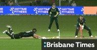 Stoinis, Head pull off brilliant run out