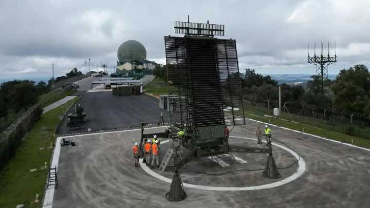 Indra explora la radiofrecuencia para proteger los cielos europeos de los drones rusos