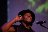 D’Angelo, Grammy-winning R&B singer who became an icon with ‘Untitled (How Does It Feel),’ dies – Chicago Tribune