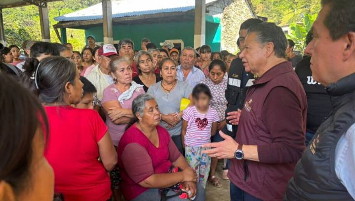 “No están solos, las familias hidalguenses no están desamparadas”: Menchaca recorre zonas afectadas