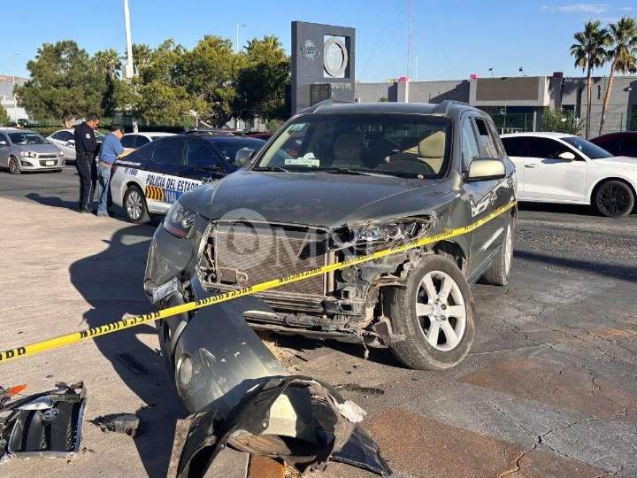 Conductor sufre infarto al volante y muere en Tecnológico