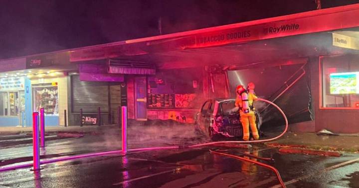 Suspicious fire sparks mayor's call for tougher tobacco laws in Shoalhaven