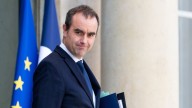 Socialists throw French prime minister a temporary lifeline