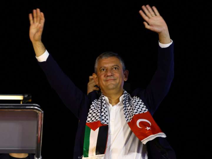 Court throws out corruption case seeking to oust Turkish opposition leader