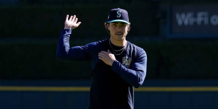 Bryan Woo throws bullpen session ahead of ALDS Game 5
