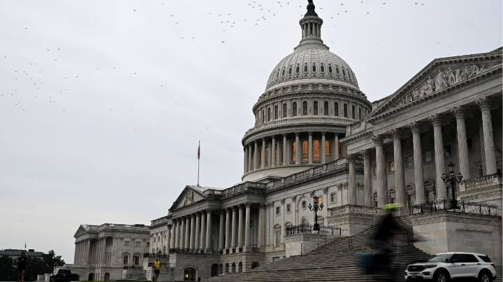 Democratic Bill to End US Government Shutdown Falls Short of Passage in Senate