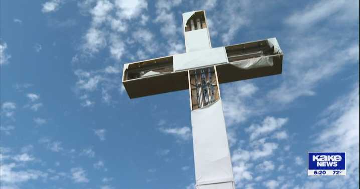 Renovations planned for iconic Resthaven Mortuary cross at west Wichita cemetery