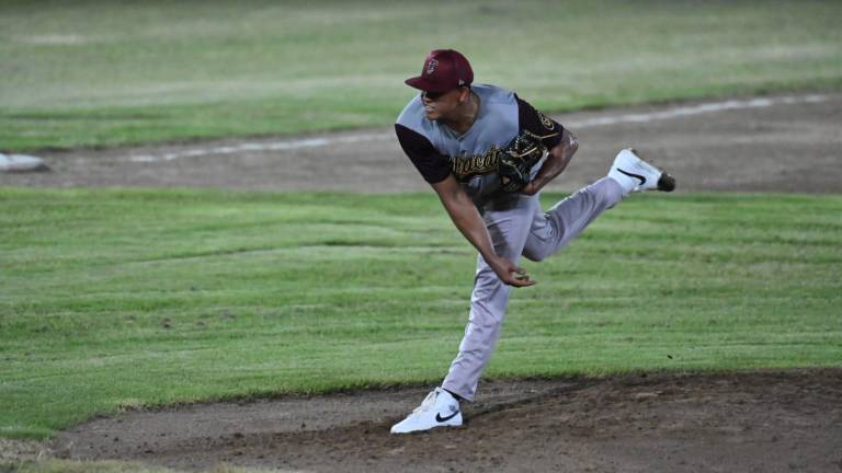 Pedro Reyes brilla en la lomita y Albert Lara conecta HR en duelo de Tomateros ante Cañeros