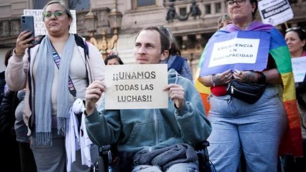 El Gobierno dispuso un fuerte aumento en las prestaciones por discapacidad