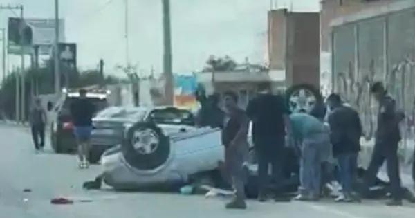 Volcadura y choque en Circuito Potosí dejan cuantiosos daños