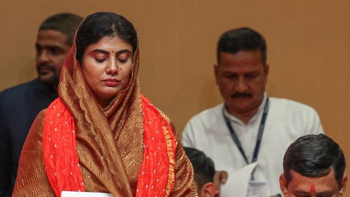 THIS cricketer's wife is richest minister in Gujarat with ₹ 97.35 crore in assets