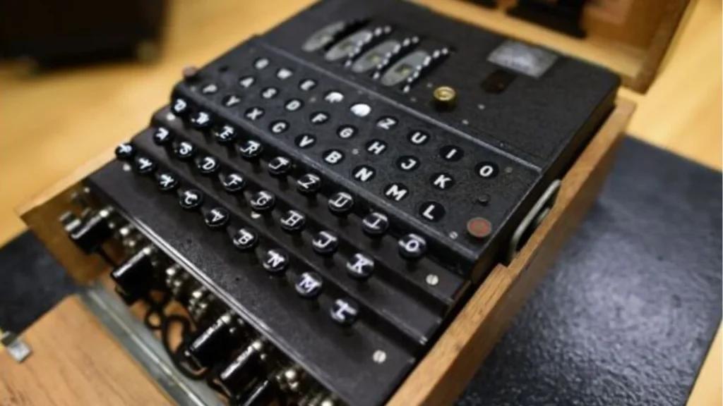 Subastarán máquina Enigma de la Segunda Guerra Mundial