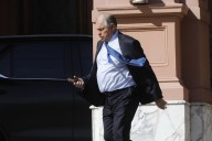 Crecen las versiones sobre la renuncia de Werthein ante la posible incorporación de Santiago Caputo al gabinete