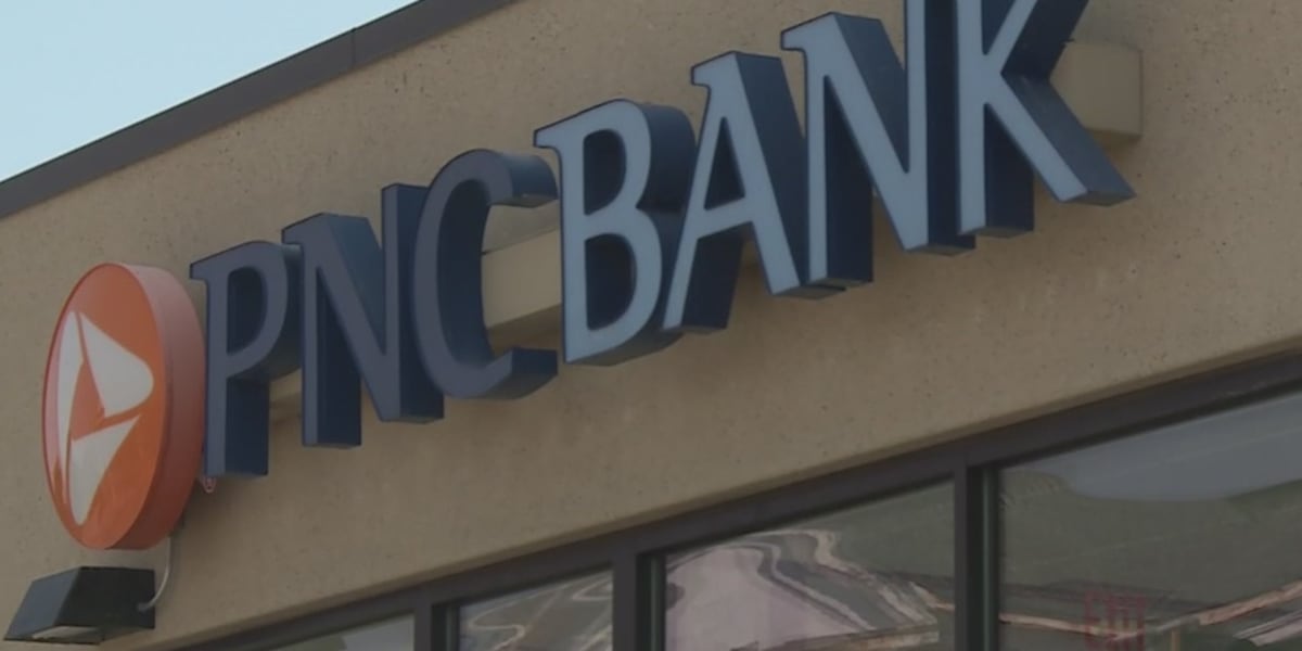 Elyria PNC Bank customer shoved, robbed of cash in parking lot