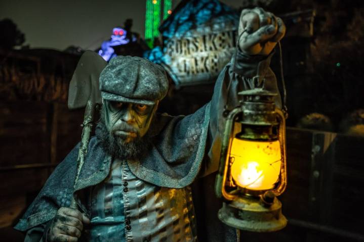 Knott’s Scary Farm lets you control the lights in the park