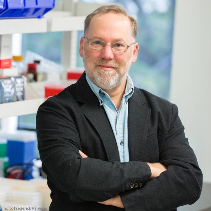 Californiano pionero de la inmunología es Nobel de Medicina 2025